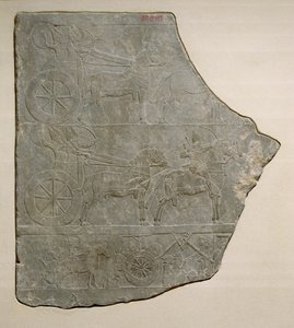 Fragmento de un relieve que representa al ejército asirio en batalla y en descanso, del Palacio de Asurbanipal en Nínive